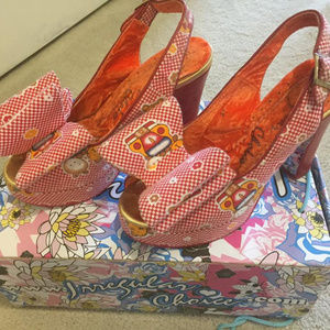 Itsy Bitsy Betsy in red